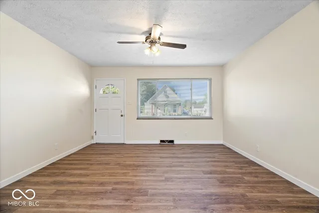 $245,000 | 325 North Center Street, Plainfield, IN 46168