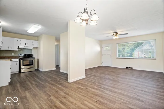 $245,000 | 325 North Center Street, Plainfield, IN 46168