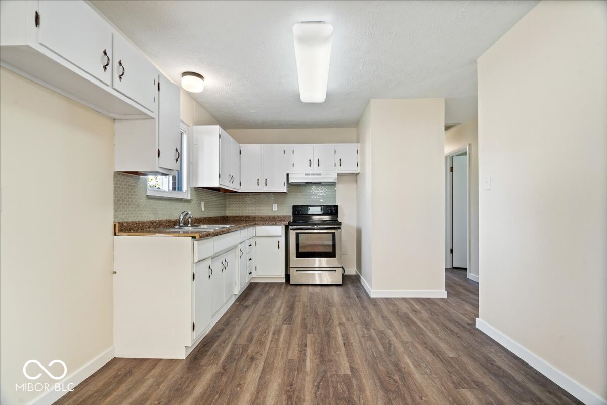 325 North Center Street Plainfield, IN 46168 - Photo 10 of 29