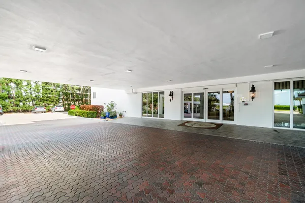 $3,000 | 3450 South Ocean Boulevard, Unit 714, Palm Beach, FL 33480
