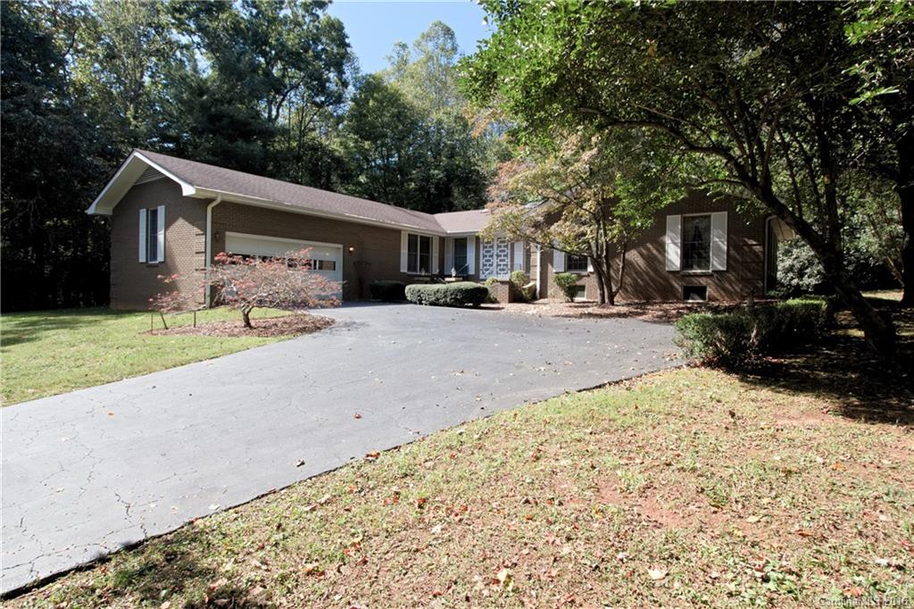 113 Brandon Road Hendersonville, NC 28739 - Photo 1 of 20