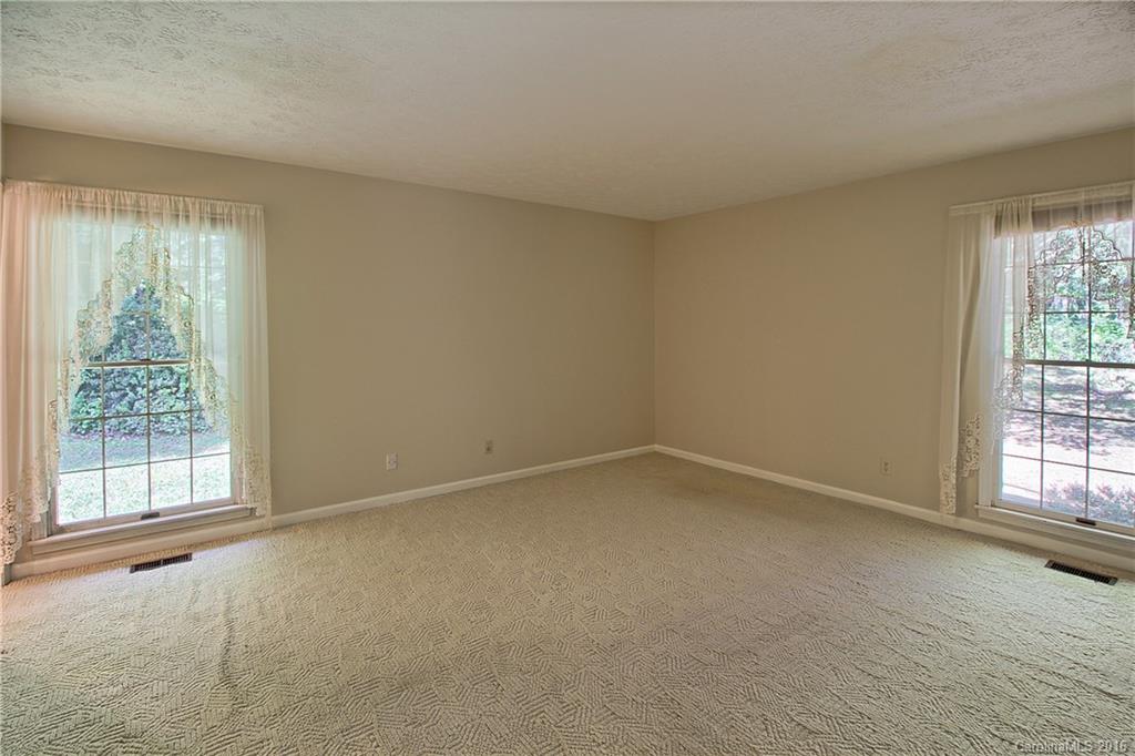 113 Brandon Road Hendersonville, NC 28739 - Photo 12 of 20