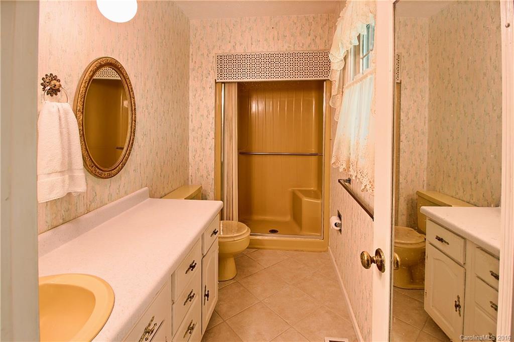 113 Brandon Road Hendersonville, NC 28739 - Photo 13 of 20