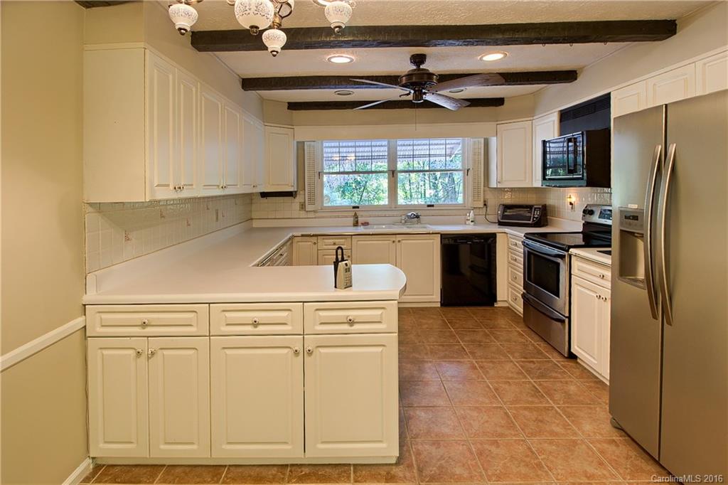 113 Brandon Road Hendersonville, NC 28739 - Photo 5 of 20