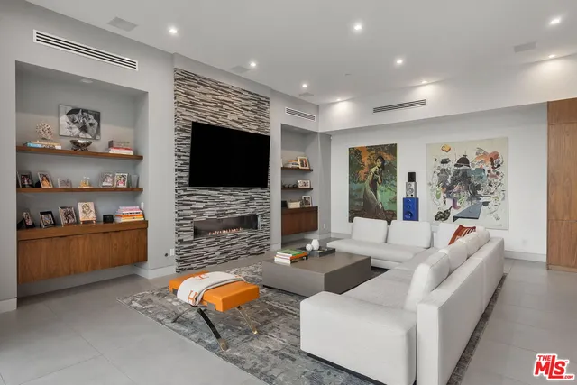 $8,995,000 | 1527 Rising Glen Road, Los Angeles, CA 90069