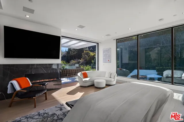 $8,995,000 | 1527 Rising Glen Road, Los Angeles, CA 90069