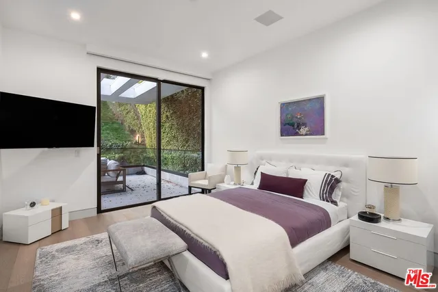 $8,995,000 | 1527 Rising Glen Road, Los Angeles, CA 90069