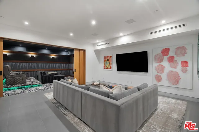 $8,995,000 | 1527 Rising Glen Road, Los Angeles, CA 90069