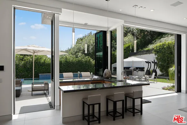 $8,995,000 | 1527 Rising Glen Road, Los Angeles, CA 90069