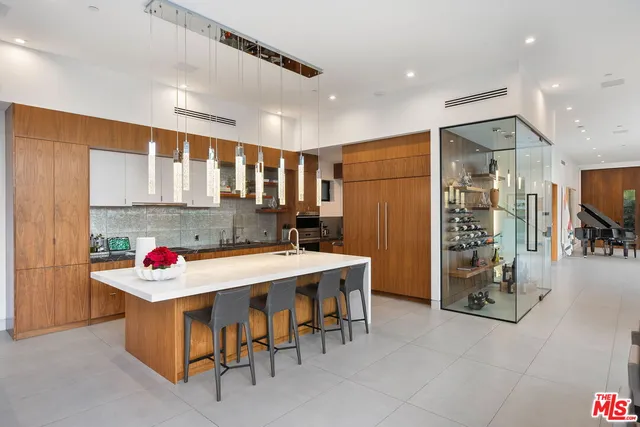 $8,995,000 | 1527 Rising Glen Road, Los Angeles, CA 90069