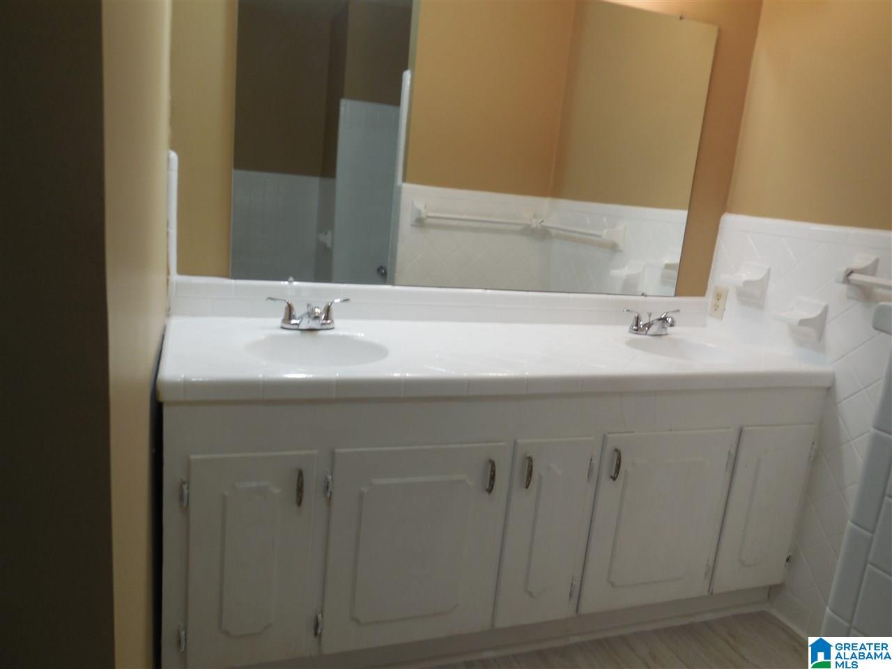 628 Center Way Southwest Birmingham, AL 35211 - Photo 12 of 21