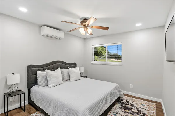 $2,200 | 402 Williamson Drive, Bryan, TX 77801
