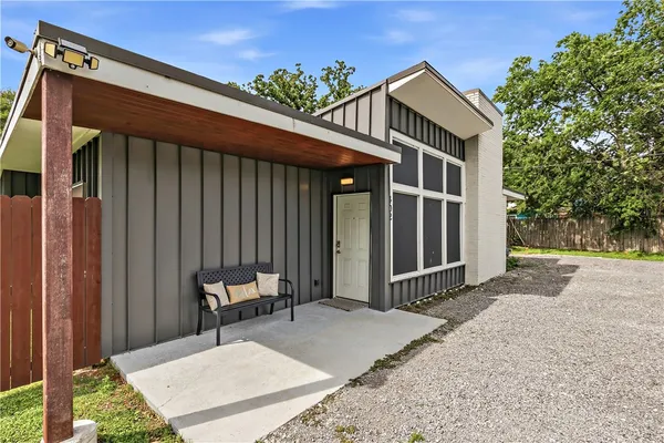 $2,200 | 402 Williamson Drive, Bryan, TX 77801