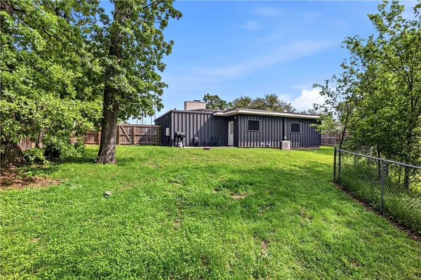 $2,200 | 402 Williamson Drive, Bryan, TX 77801