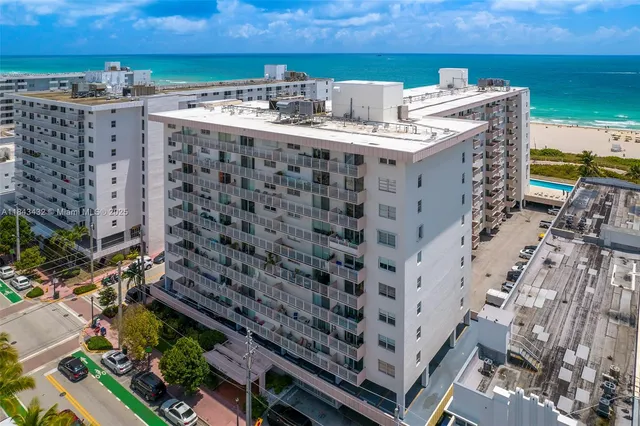 $449,900 | 345 Ocean Drive, Unit 605, Miami Beach, FL 33139