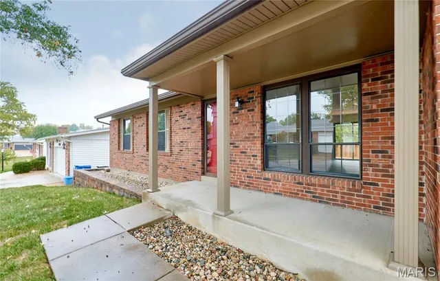 $339,900 | 2675 Victron Drive, St. Louis, MO 63129