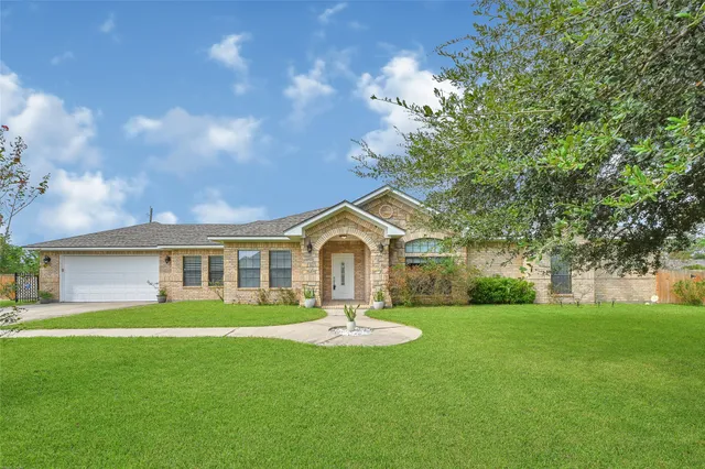 $432,000 | 319 Pinedale Avenue, Arcola, TX 77583