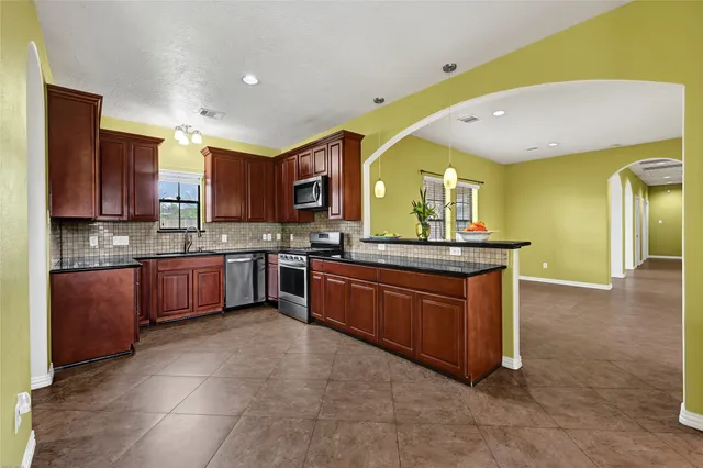 $432,000 | 319 Pinedale Avenue, Arcola, TX 77583