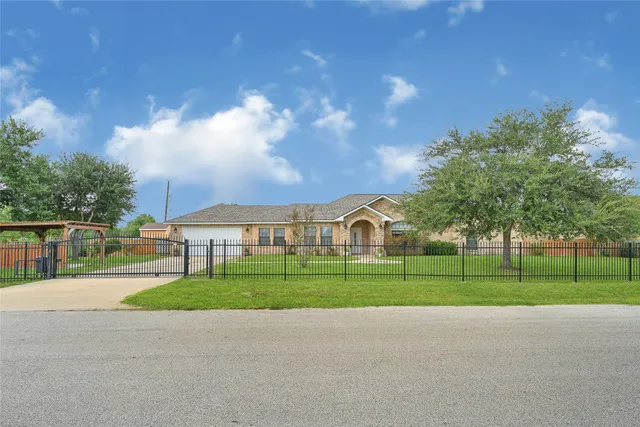 $432,000 | 319 Pinedale Avenue, Arcola, TX 77583