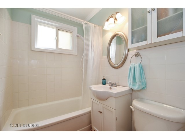 2033 Hawthorne Road Homewood, IL 60430 - Photo 8 of 16