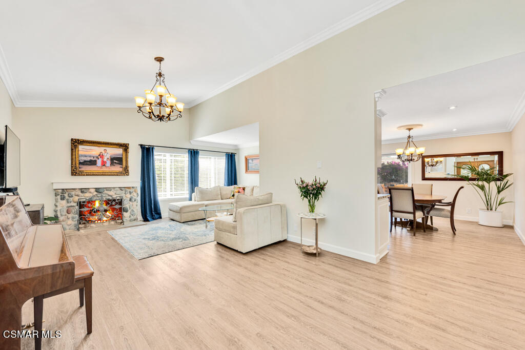2685 Velarde Drive Thousand Oaks, CA 91360 - Photo 5 of 40 a living room with furniture and wooden floor