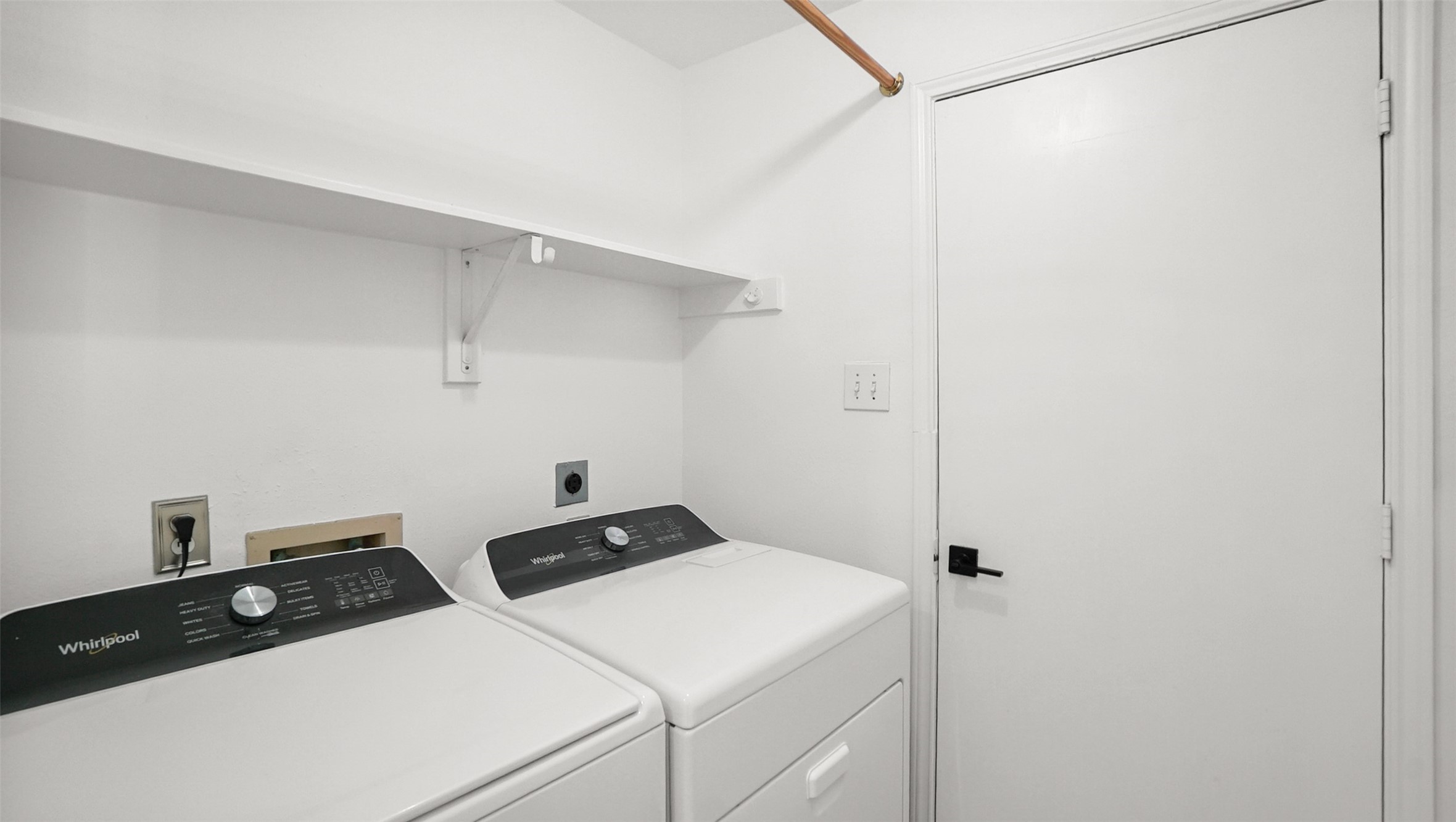 810 Flanners Court Spring, TX 77373 - Photo 35 of 46 a utility room with dryer and washer