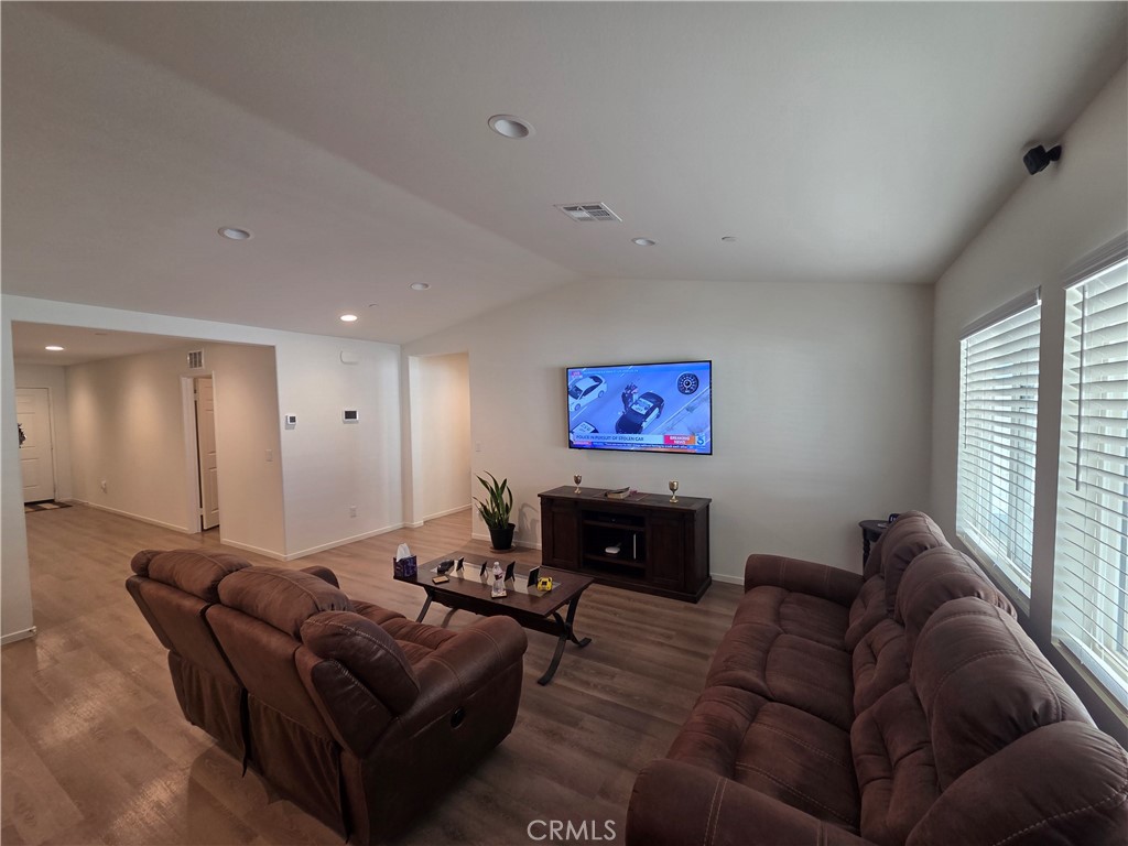 10592 Chevron Court Adelanto, CA 92301 - Photo 9 of 21