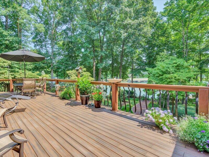 121 Spring Drive Huddleston, VA 24104 - Photo 17 of 70 Rear Deck