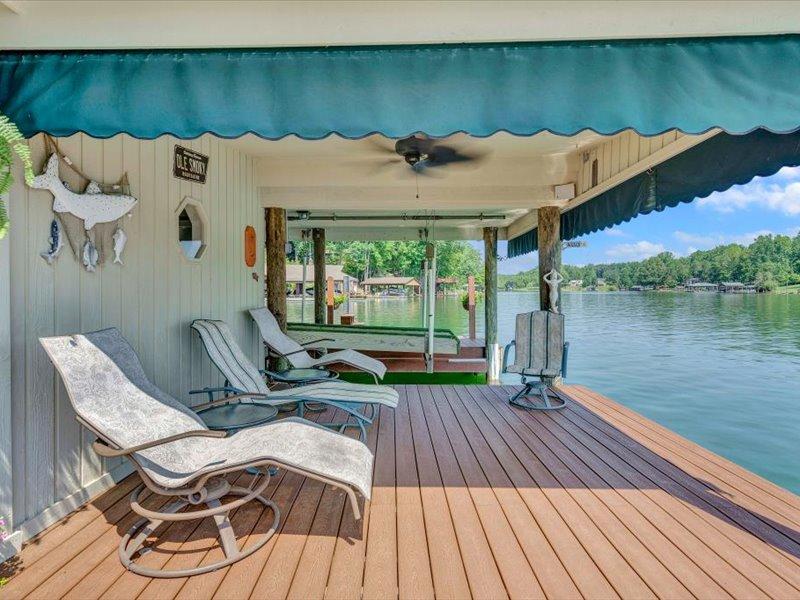 121 Spring Drive Huddleston, VA 24104 - Photo 60 of 70 a view of a patio on the roof deck