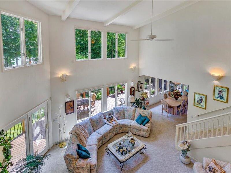 121 Spring Drive Huddleston, VA 24104 - Photo 10 of 70 a living room with furniture and a window