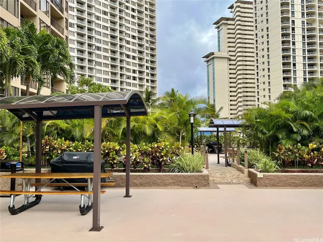 $2,200 | 411 Hobron Lane, Unit 3407, Honolulu, HI 96815
