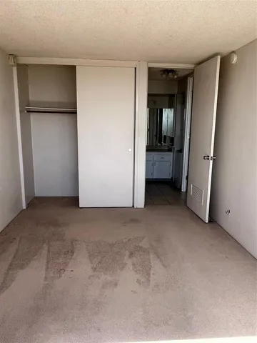 $2,200 | 411 Hobron Lane, Unit 3407, Honolulu, HI 96815