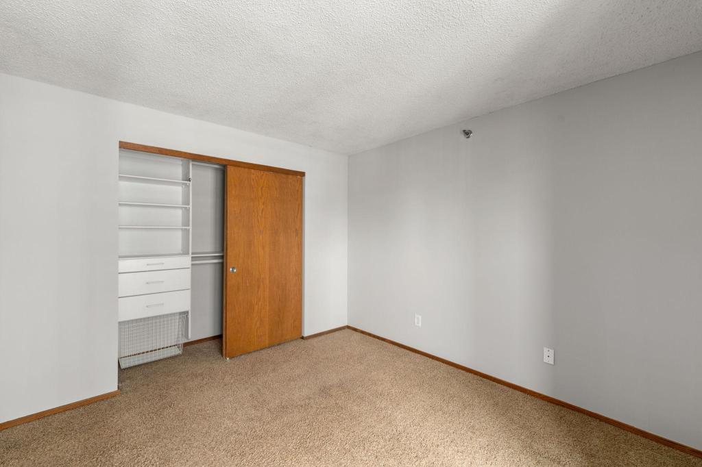 433 South 7th Street, Unit 1828 Minneapolis, MN 55415 - Photo 10 of 34