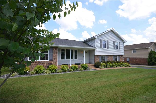 103 Pebble Creek Road Franklin, TN 37064 - Photo 19 of 19 Closer look at the landscaping!