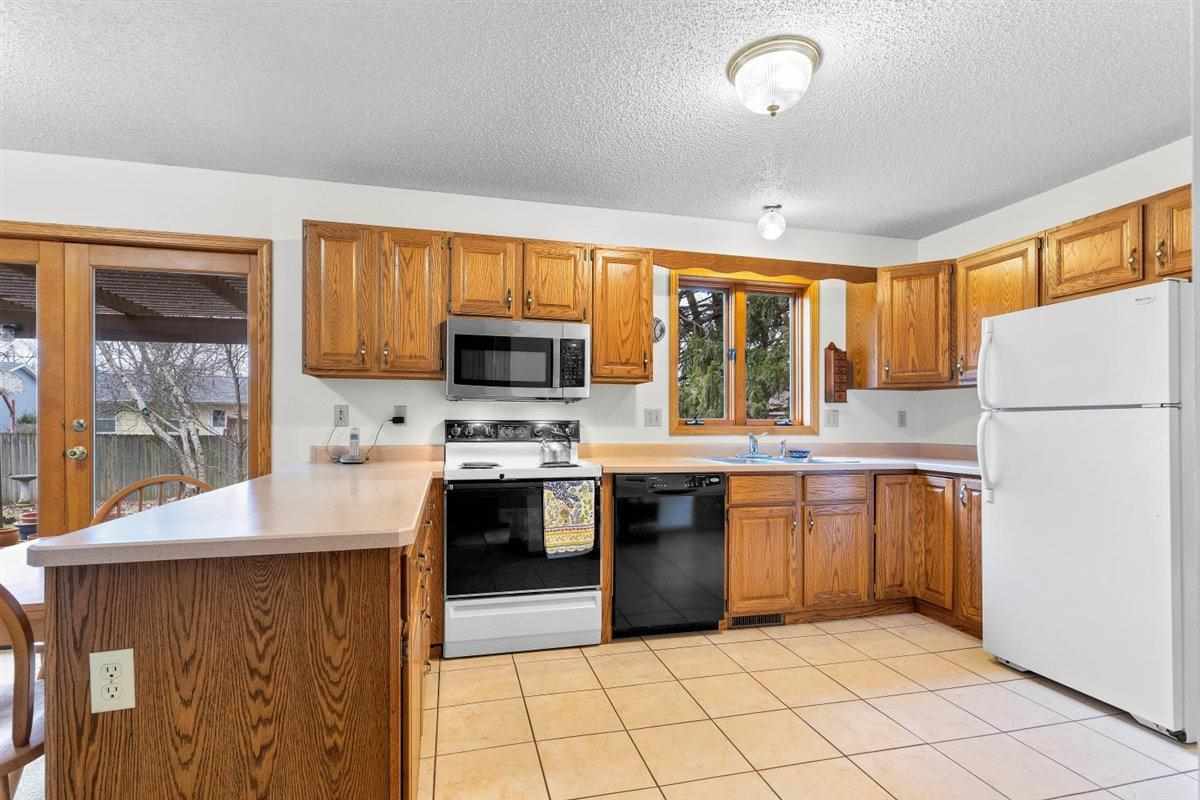 630 Pine Ridge Road Coralville, IA 52241 - Photo 7 of 40 Gallery Image 7