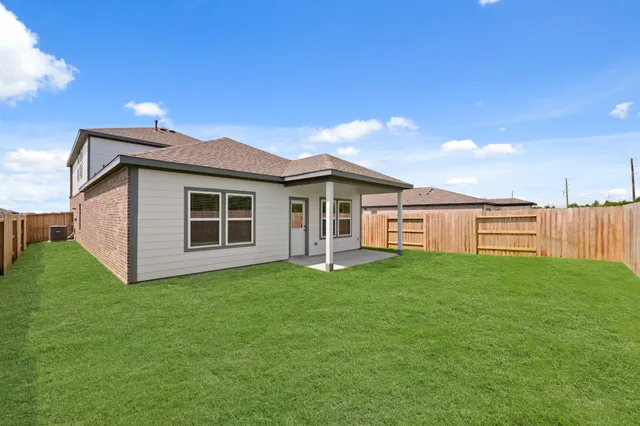 $324,900 | 440 Long Br Drive, Dayton, TX 77535