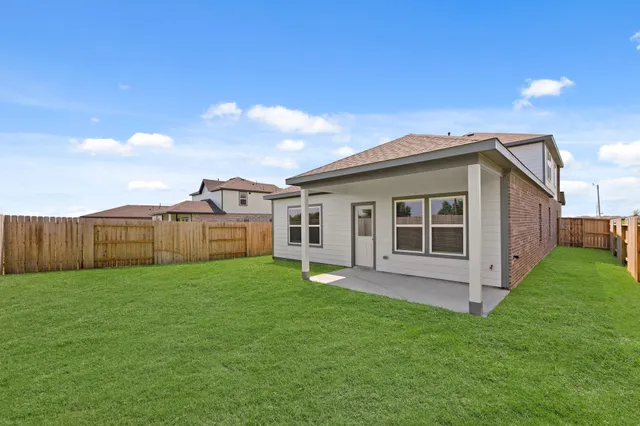 $324,900 | 440 Long Br Drive, Dayton, TX 77535