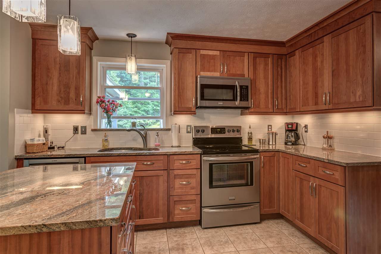 14 Captain Danforth Lane Amherst, NH 03031 - Photo 4 of 40