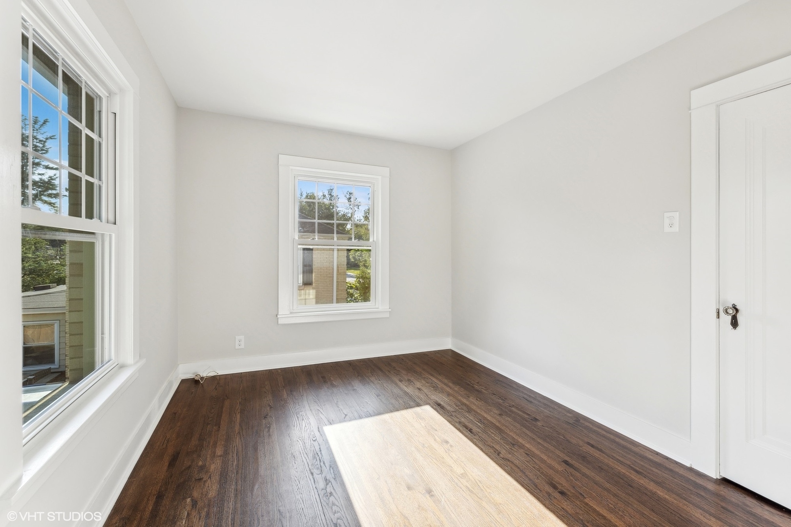223 Southcote Road Riverside, IL 60546 - Photo 18 of 39