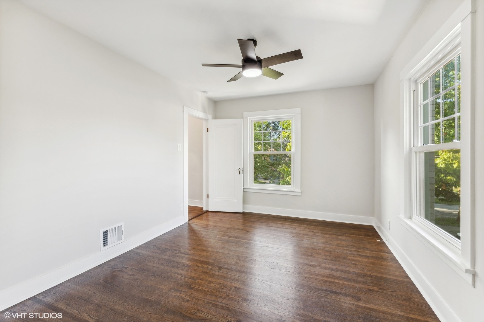 223 Southcote Road Riverside, IL 60546 - Photo 20 of 39