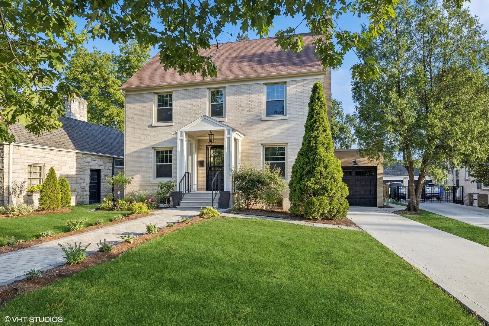223 Southcote Road Riverside, IL 60546 - Photo 2 of 39