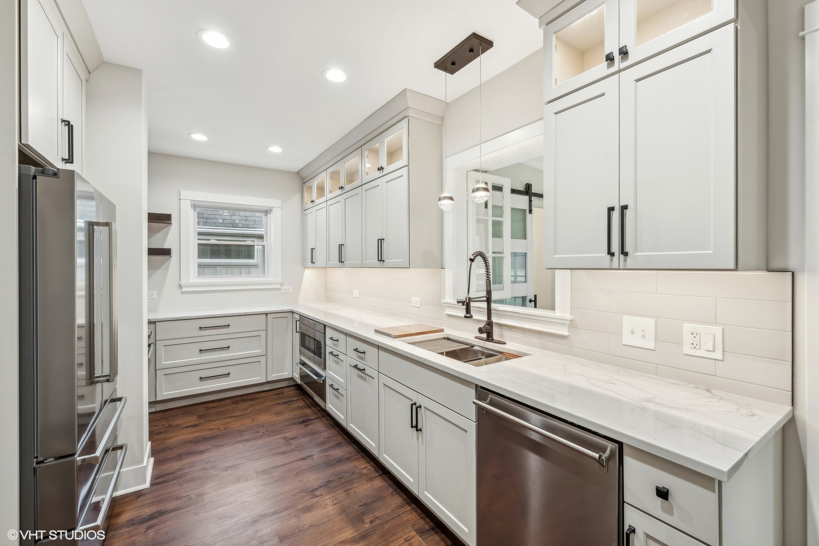223 Southcote Road Riverside, IL 60546 - Photo 8 of 39