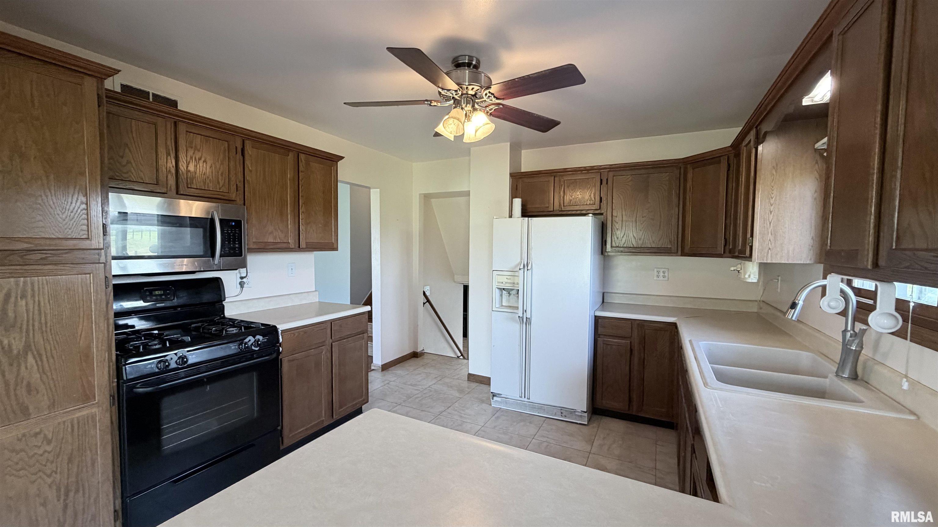 11123 Doubet Road Hanna City, IL 61536 - Photo 19 of 64