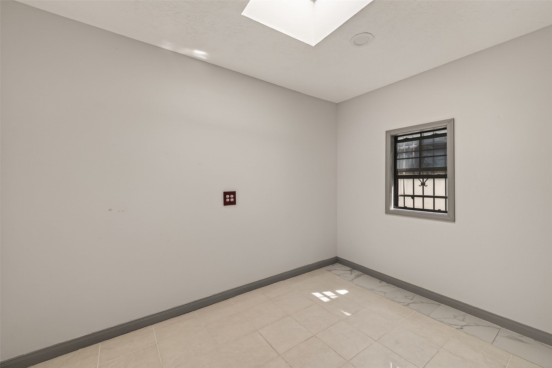 11331 Oakcenter Drive Houston, TX 77072 - Photo 15 of 36 a view of an empty room