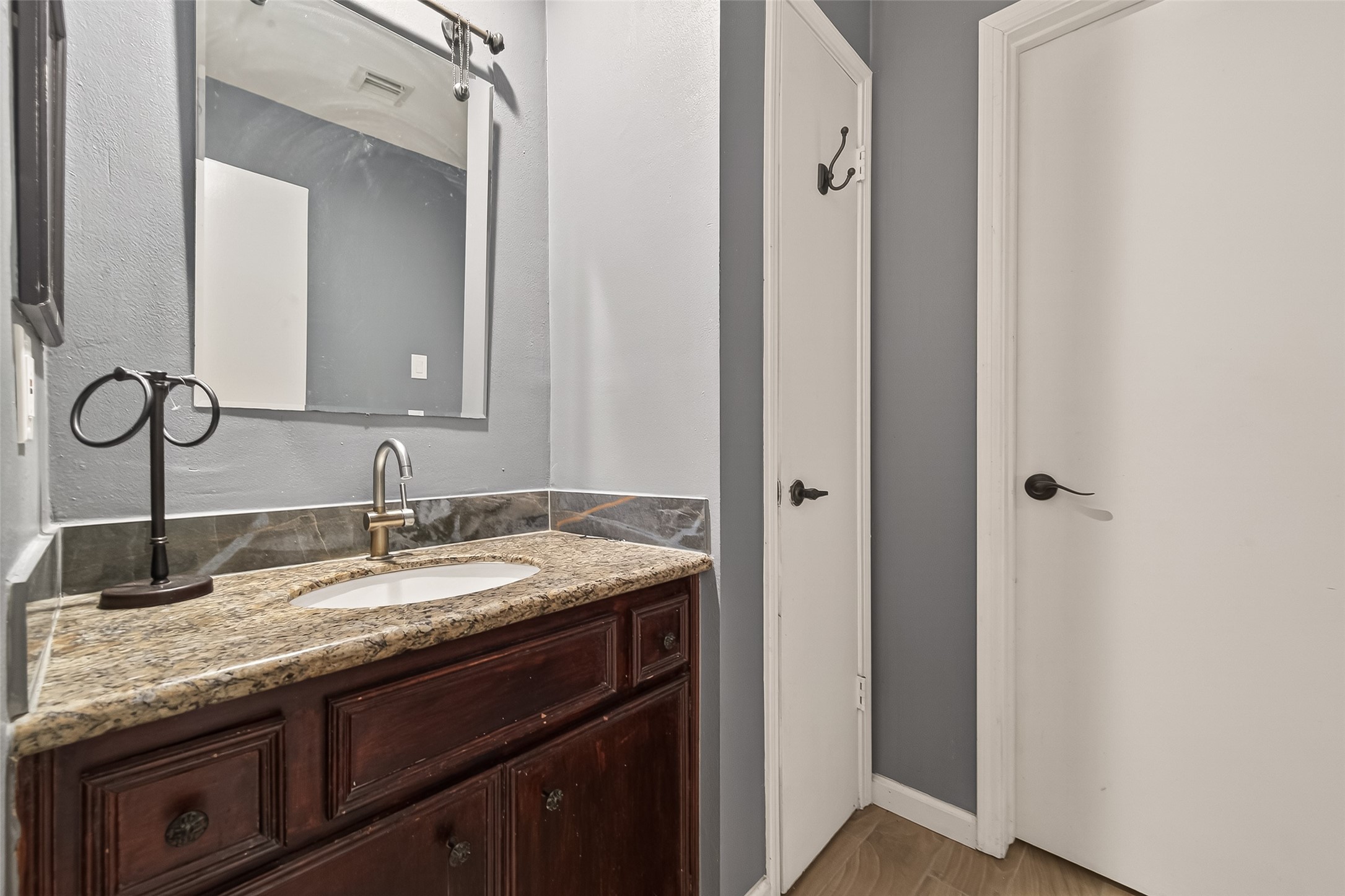 11331 Oakcenter Drive Houston, TX 77072 - Photo 21 of 35