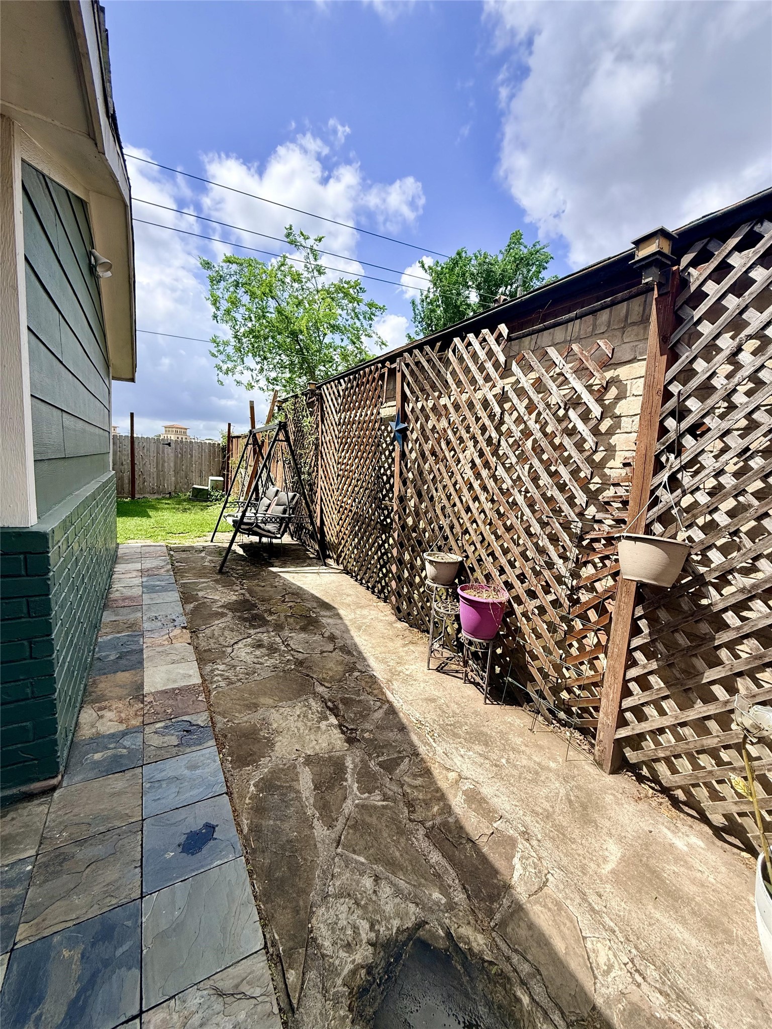 11331 Oakcenter Drive Houston, TX 77072 - Photo 31 of 36 a view of a backyard of the house