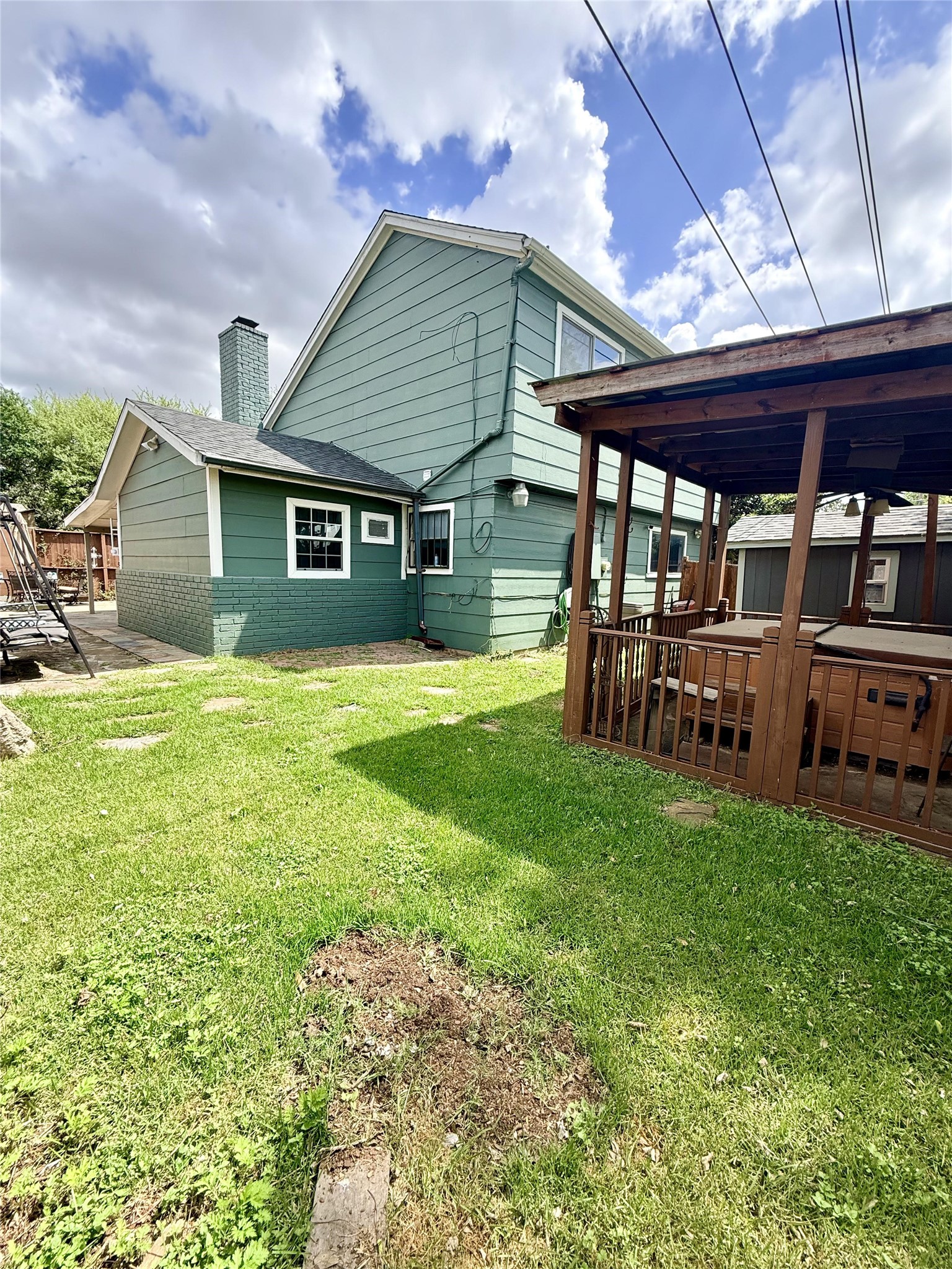 11331 Oakcenter Drive Houston, TX 77072 - Photo 33 of 36 a backyard of a house with table and chairs
