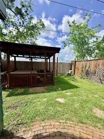 $2,100 | 11331 Oakcenter Drive, Houston, TX 77072