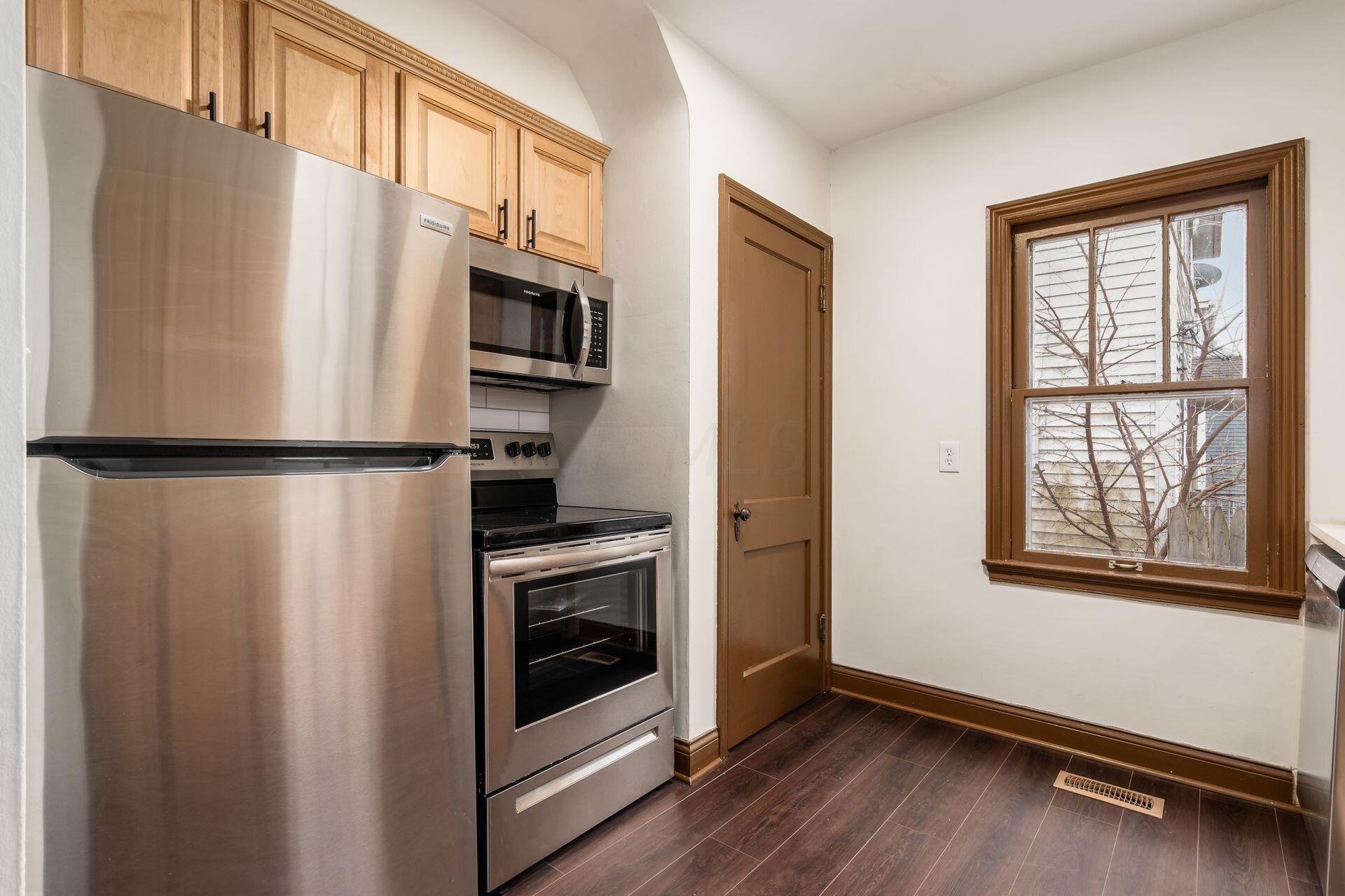 581 South Roys Avenue Columbus, OH 43204 - Photo 14 of 33 Kitchen