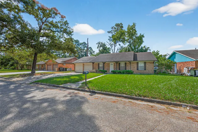 $1,650 | 108 Belvedere Drive, Conroe, TX 77301